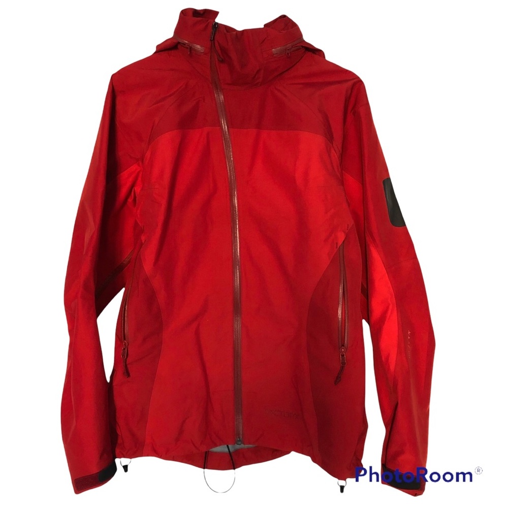 Arc’teryx Women’s Sidewinder Gore-Tex XCR Hard Shell, Red, Large